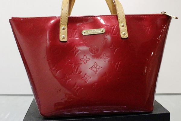 (image for) A LOUIS VUITTON HANDBAG / MINT CONDITION
